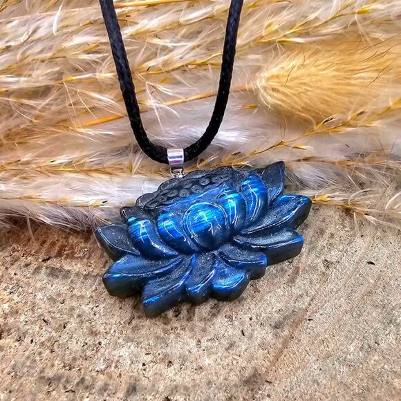 Nature Labradorite Carved Flashy Lotus Flower Pendant Necklace - Picture 4 of 9